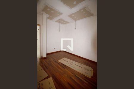 Casa à venda com 586m², 4 quartos e 10 vagas Casa à venda com 586m², 4 quartos e 10 vagasSuíte 1 closet