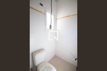 Casa à venda com 586m², 4 quartos e 10 vagas Casa à venda com 586m², 4 quartos e 10 vagasBanheiro de Serviço