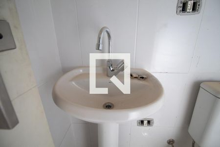 Casa à venda com 586m², 4 quartos e 10 vagas Casa à venda com 586m², 4 quartos e 10 vagasBanheiro de Serviço