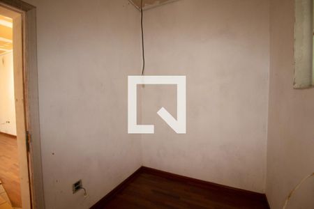 Casa à venda com 586m², 4 quartos e 10 vagas Casa à venda com 586m², 4 quartos e 10 vagasQuarto de Serviço