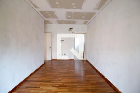 Casa à venda com 586m², 4 quartos e 10 vagas Casa à venda com 586m², 4 quartos e 10 vagasSuíte 2