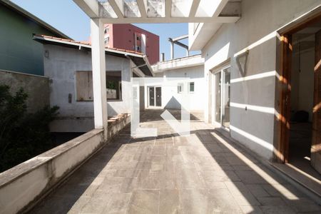 Casa à venda com 586m², 4 quartos e 10 vagas Casa à venda com 586m², 4 quartos e 10 vagasÁrea Externa