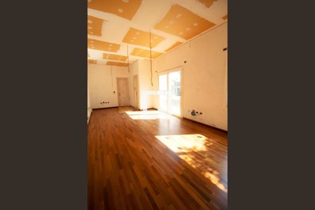 Casa à venda com 586m², 4 quartos e 10 vagas Casa à venda com 586m², 4 quartos e 10 vagasSuíte 4