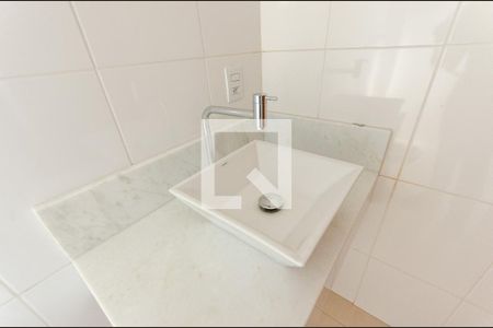 Casa de condomínio à venda com 98m², 2 quartos e 3 vagasBanheiro