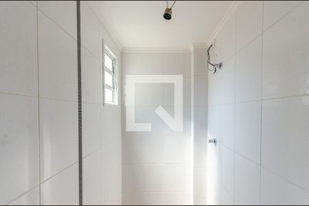 Casa de condomínio à venda com 98m², 2 quartos e 3 vagasBanheiro