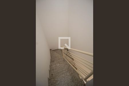 Casa de condomínio à venda com 94m², 2 quartos e 3 vagas Casa de condomínio à venda com 94m², 2 quartos e 3 vagasEscada