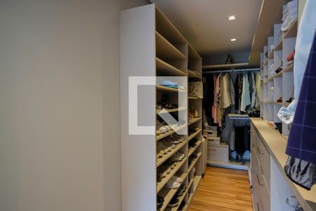 Casa à venda com 217m², 4 quartos e 4 vagasCloset da suíte 1