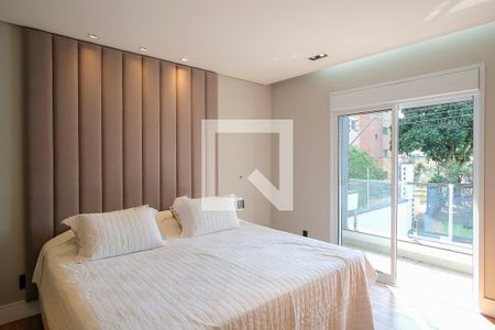 Casa à venda com 217m², 4 quartos e 4 vagasSuíte 1