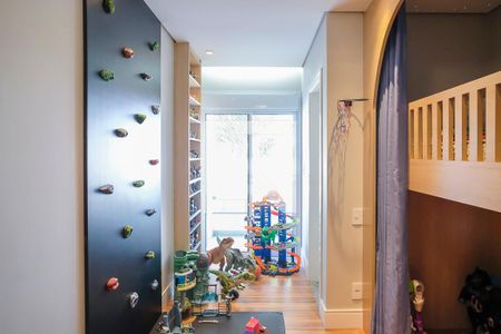 Casa à venda com 217m², 4 quartos e 4 vagasSuíte 3