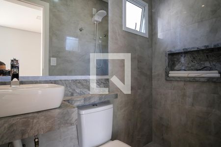 Casa à venda com 217m², 4 quartos e 4 vagasBanheiro da suíte 4