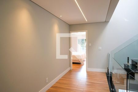 Casa à venda com 217m², 4 quartos e 4 vagasAcesso aos quartos