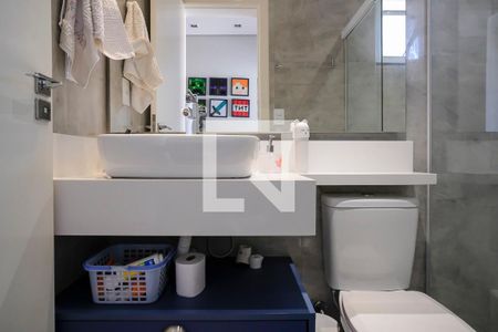 Casa à venda com 217m², 4 quartos e 4 vagasBanheiro da suíte 2