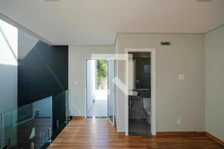 Casa à venda com 217m², 4 quartos e 4 vagasSuíte 4