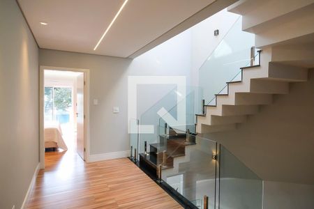 Casa à venda com 217m², 4 quartos e 4 vagasAcesso aos quartos