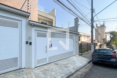 Casa à venda com 217m², 4 quartos e 4 vagasFachada + plaquinha