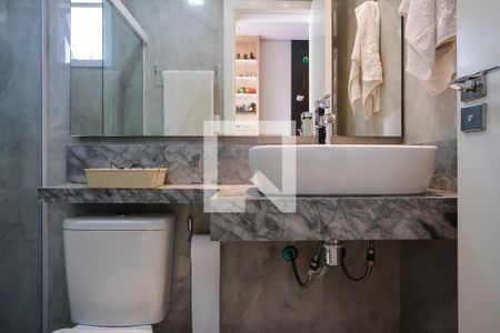 Casa à venda com 217m², 4 quartos e 4 vagasBanheiro da suíte 3