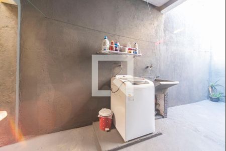 Casa à venda com 170m², 3 quartos e 2 vagas Casa à venda com 170m², 3 quartos e 2 vagasÁrea de Serviço