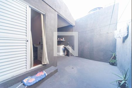 Casa à venda com 170m², 3 quartos e 2 vagas Casa à venda com 170m², 3 quartos e 2 vagasVaranda do Quarto 3