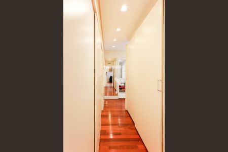 Apartamento à venda com 140m², 3 quartos e 2 vagas Apartamento à venda com 140m², 3 quartos e 2 vagasBanheiro da Suíte