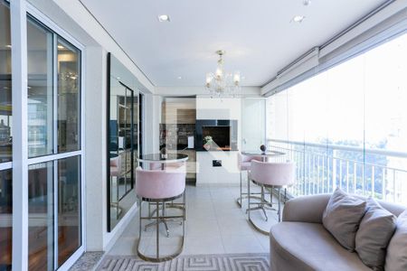 Apartamento à venda com 140m², 3 quartos e 2 vagas Apartamento à venda com 140m², 3 quartos e 2 vagassacada