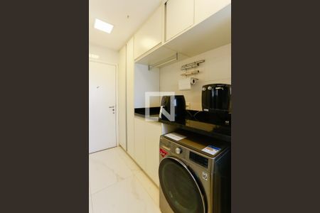 Apartamento à venda com 140m², 3 quartos e 2 vagas Apartamento à venda com 140m², 3 quartos e 2 vagaslavanderia