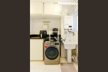 Apartamento à venda com 140m², 3 quartos e 2 vagas Apartamento à venda com 140m², 3 quartos e 2 vagaslavanderia