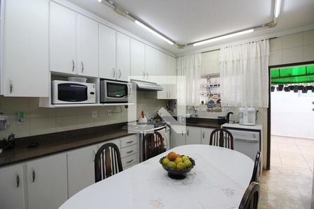 Casa à venda com 202m², 3 quartos e 2 vagasCozinha