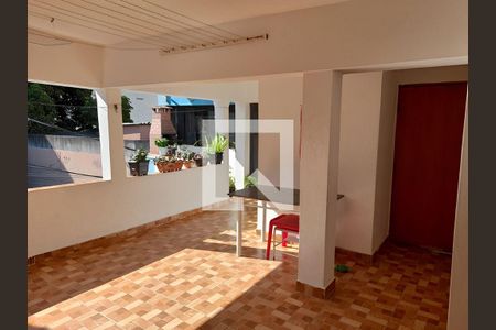 Casa à venda com 205m², 2 quartos e 2 vagas