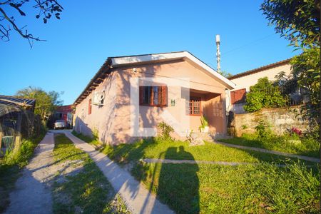 Casa à venda com 58m², 2 quartos e 5 vagas Casa à venda com 58m², 2 quartos e 5 vagasFachada