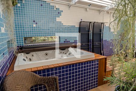 Casa à venda com 200m², 2 quartos e 2 vagas Casa à venda com 200m², 2 quartos e 2 vagasCobertura