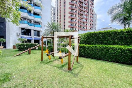 Apartamento à venda com 105m², 3 quartos e 2 vagas Apartamento à venda com 105m², 3 quartos e 2 vagasÁrea comum - Playground
