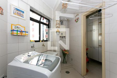 Apartamento à venda com 105m², 3 quartos e 2 vagas Apartamento à venda com 105m², 3 quartos e 2 vagasÁrea de Serviço