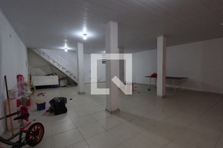 Casa à venda com 130m², 3 quartos e 4 vagasÁrea externa 