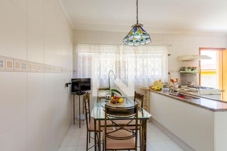 Casa à venda com 201m², 4 quartos e 2 vagas