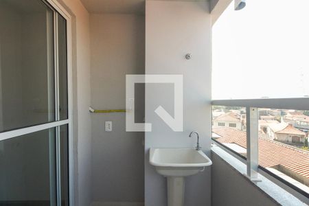 Varanda e Área de Serviço  de apartamento para alugar com 2 quartos, 42m² em Vila Esperança, São Paulo