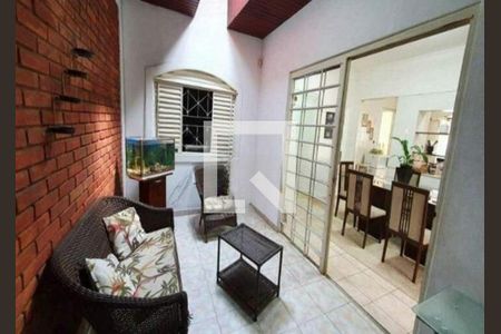 Casa à venda com 210m², 3 quartos e 4 vagas