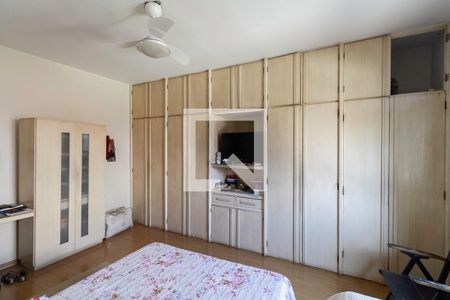 Casa à venda com 241m², 4 quartos e 5 vagasSuíte 2