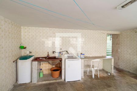 Casa à venda com 241m², 4 quartos e 5 vagasÁrea de serviço