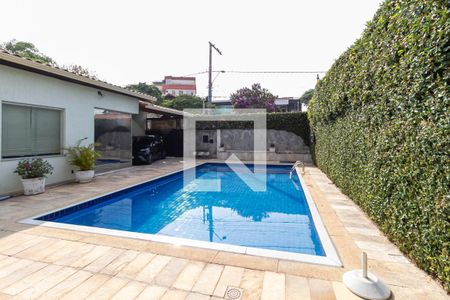 Casa à venda com 241m², 4 quartos e 5 vagasQuintal - Piscina