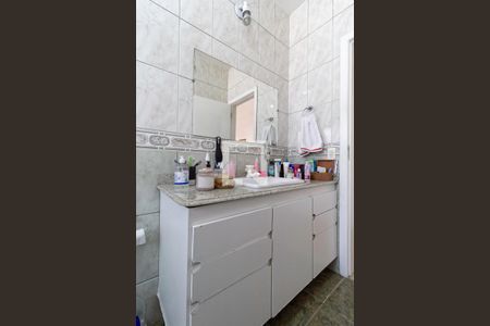 Casa à venda com 241m², 4 quartos e 5 vagasBanheiro da suíte 2