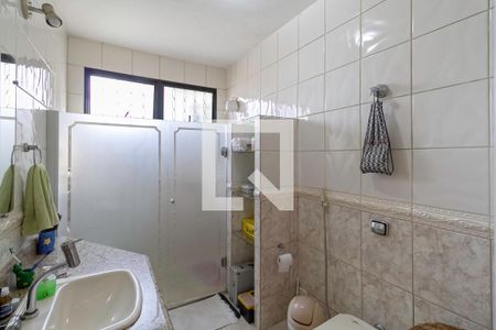 Casa à venda com 241m², 4 quartos e 5 vagasBanheiro social