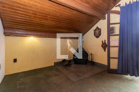 Casa à venda com 285m², 5 quartos e 3 vagas