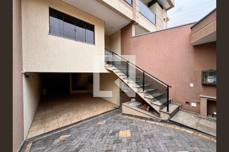 Casa à venda com 212m², 3 quartos e 5 vagasGaragem