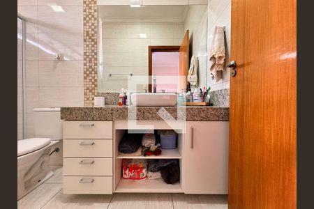 Casa à venda com 212m², 3 quartos e 5 vagasBanheiro da Suíte 3