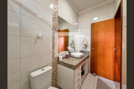 Casa à venda com 212m², 3 quartos e 5 vagasBanheiro da Suíte 3