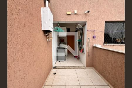 Casa à venda com 212m², 3 quartos e 5 vagasLavanderia