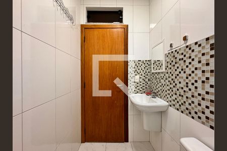 Casa à venda com 212m², 3 quartos e 5 vagasBanheiro de serviço