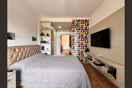 Casa à venda com 212m², 3 quartos e 5 vagasSuite 2