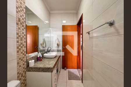 Casa à venda com 212m², 3 quartos e 5 vagasBanheiro da Suíte 3