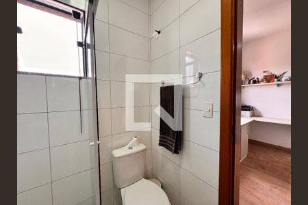 Casa à venda com 212m², 3 quartos e 5 vagasBanheiro da Suíte 2